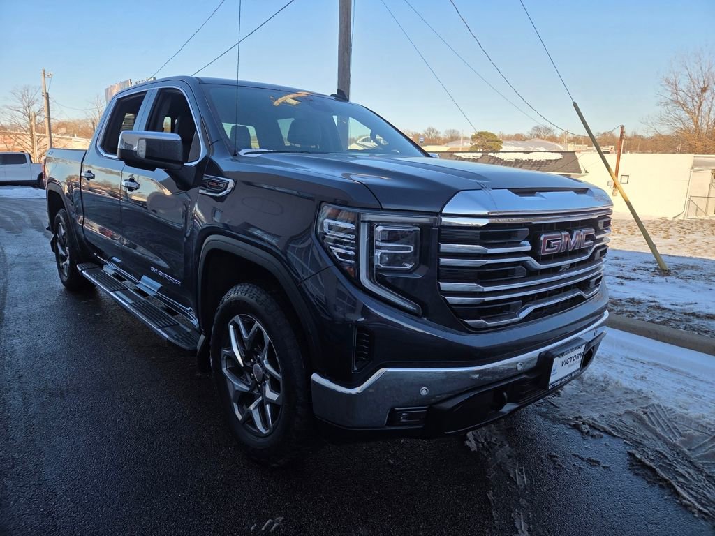 Used 2022 GMC Sierra 1500 SLT w/ SLT Premium Plus Package image 3