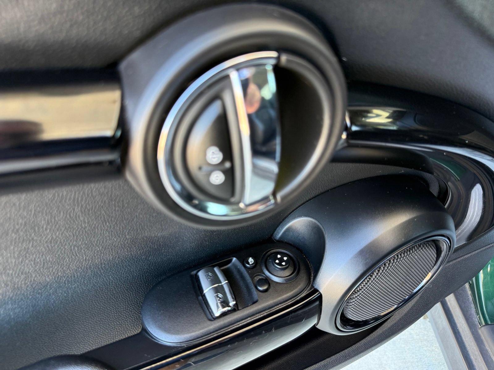 Used 2017 MINI Cooper S FWD image 12