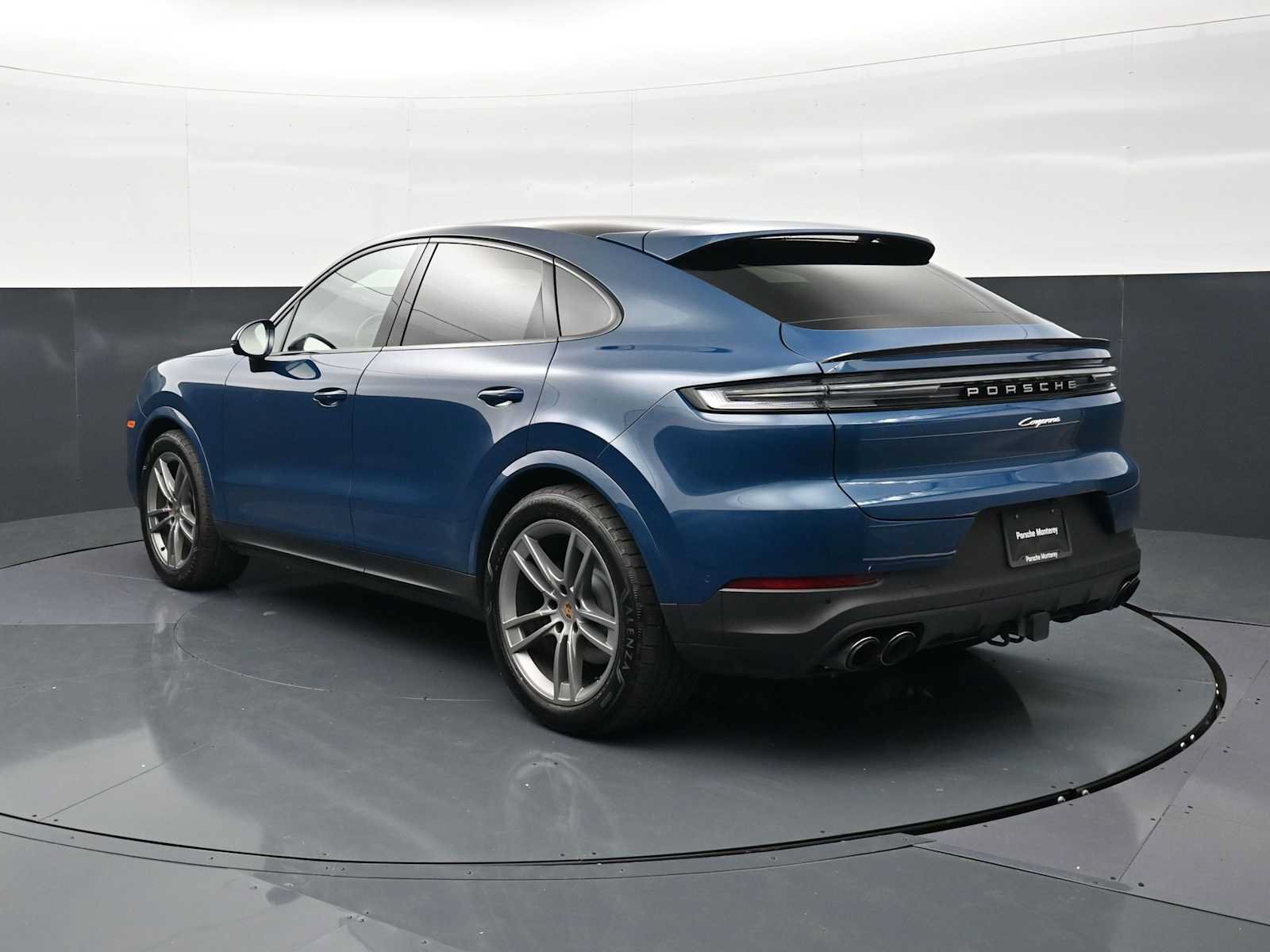 Certified 2025 Porsche Cayenne Coupe AWD/4WD image 3