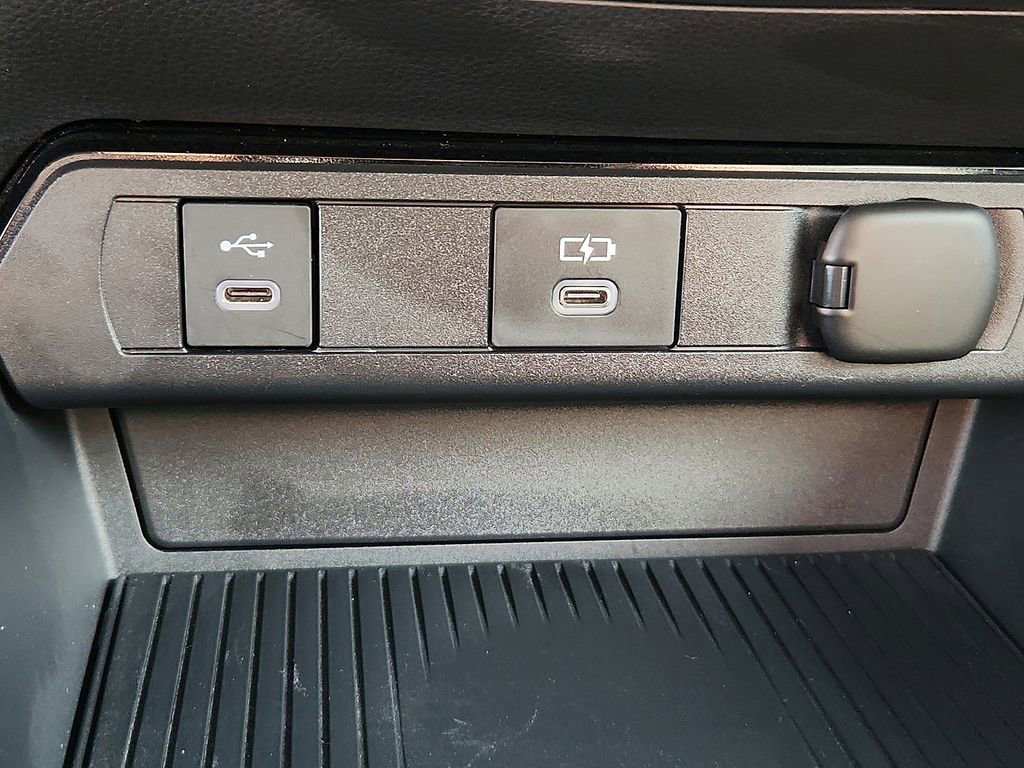 Used 2025 Toyota Prius image 27