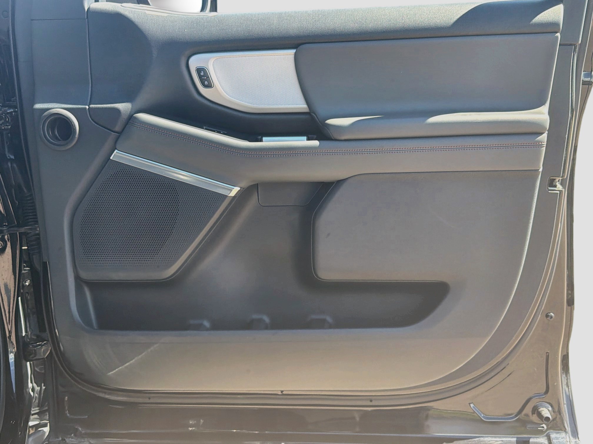 Used 2025 Ford Expedition Active AWD/4WD image 36