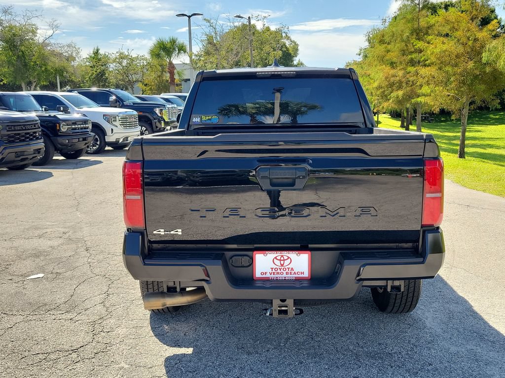 Certified 2025 Toyota Tacoma SR5 AWD/4WD image 5