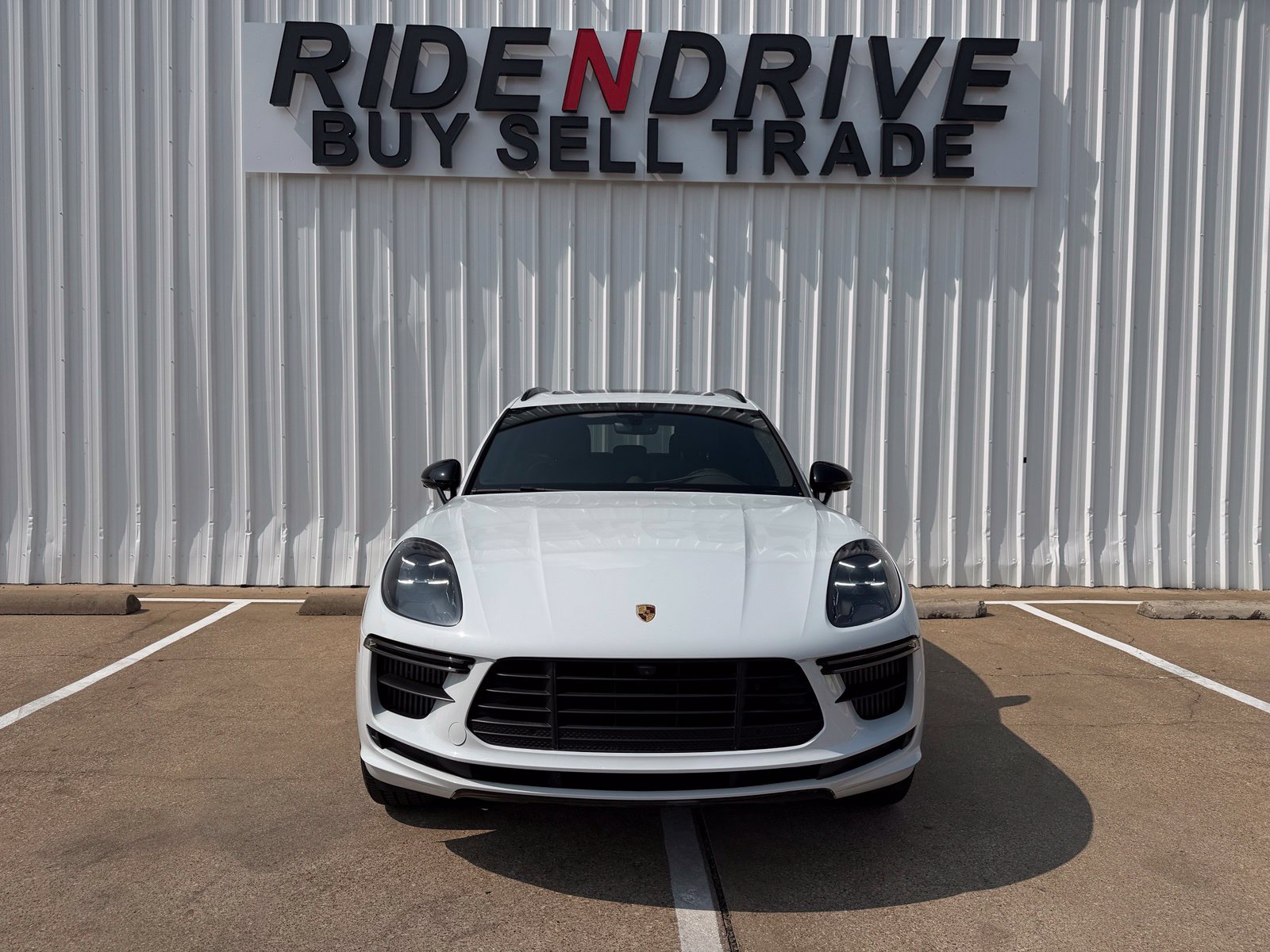 Used 2021 Porsche Macan Turbo AWD/4WD image 9