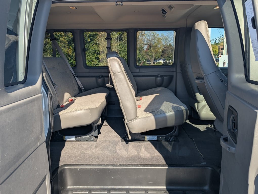 Used 2023 Chevrolet Express 3500 LS w/ Chrome Appearance Package RWD image 7