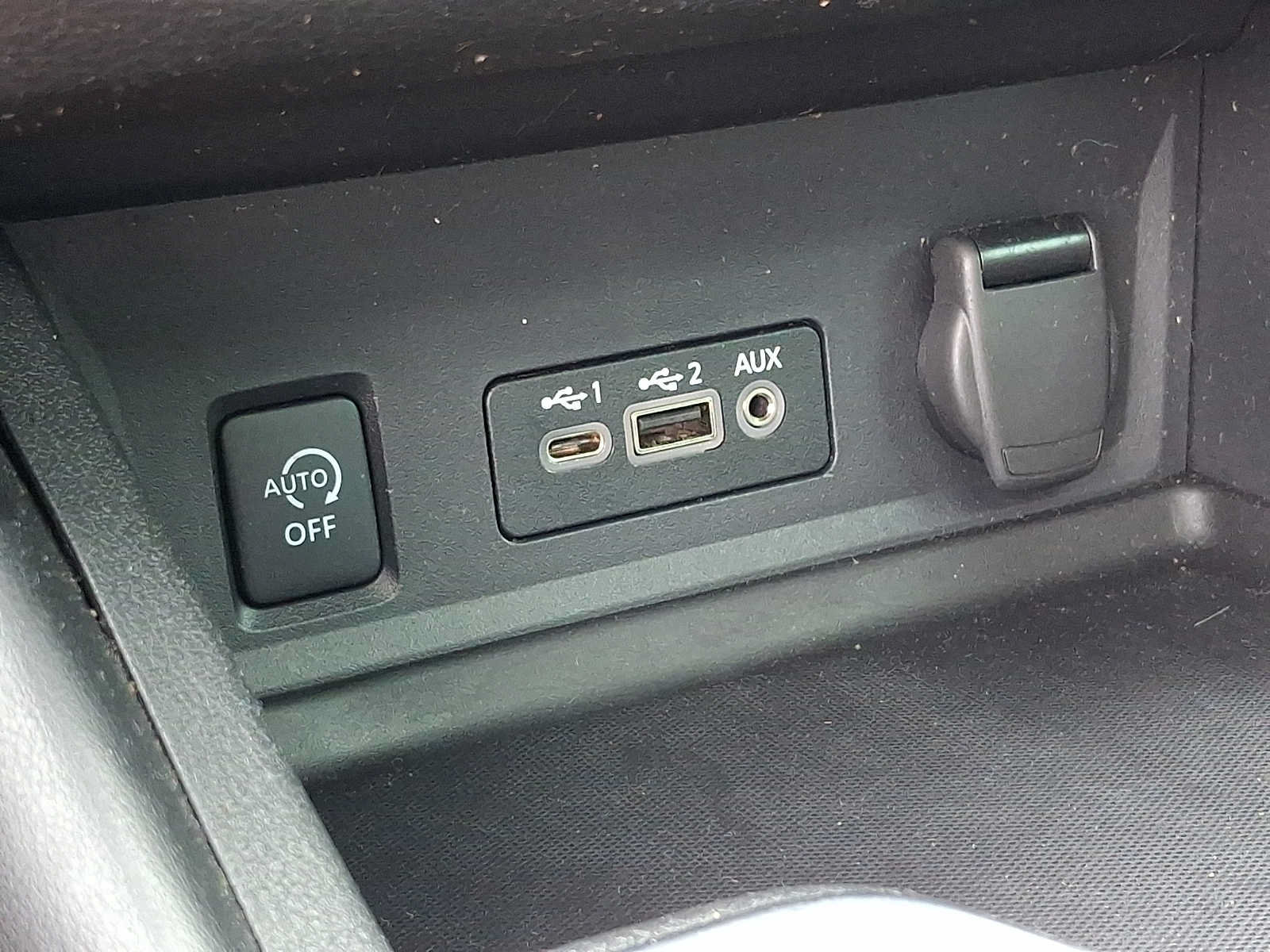 Used 2024 Nissan Sentra SR w/ SR Premium Package FWD image 21