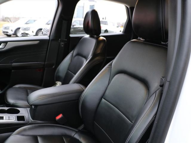 Used 2023 Ford Escape Platinum image 20