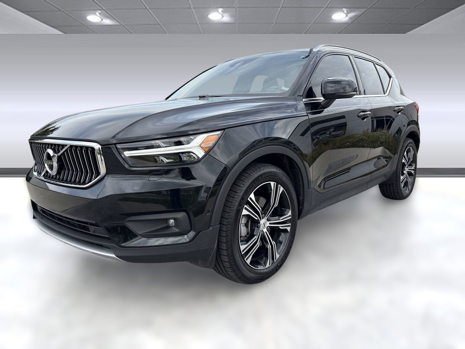 Used 2022 Volvo XC40 T5 Inscription w/ Advanced Package