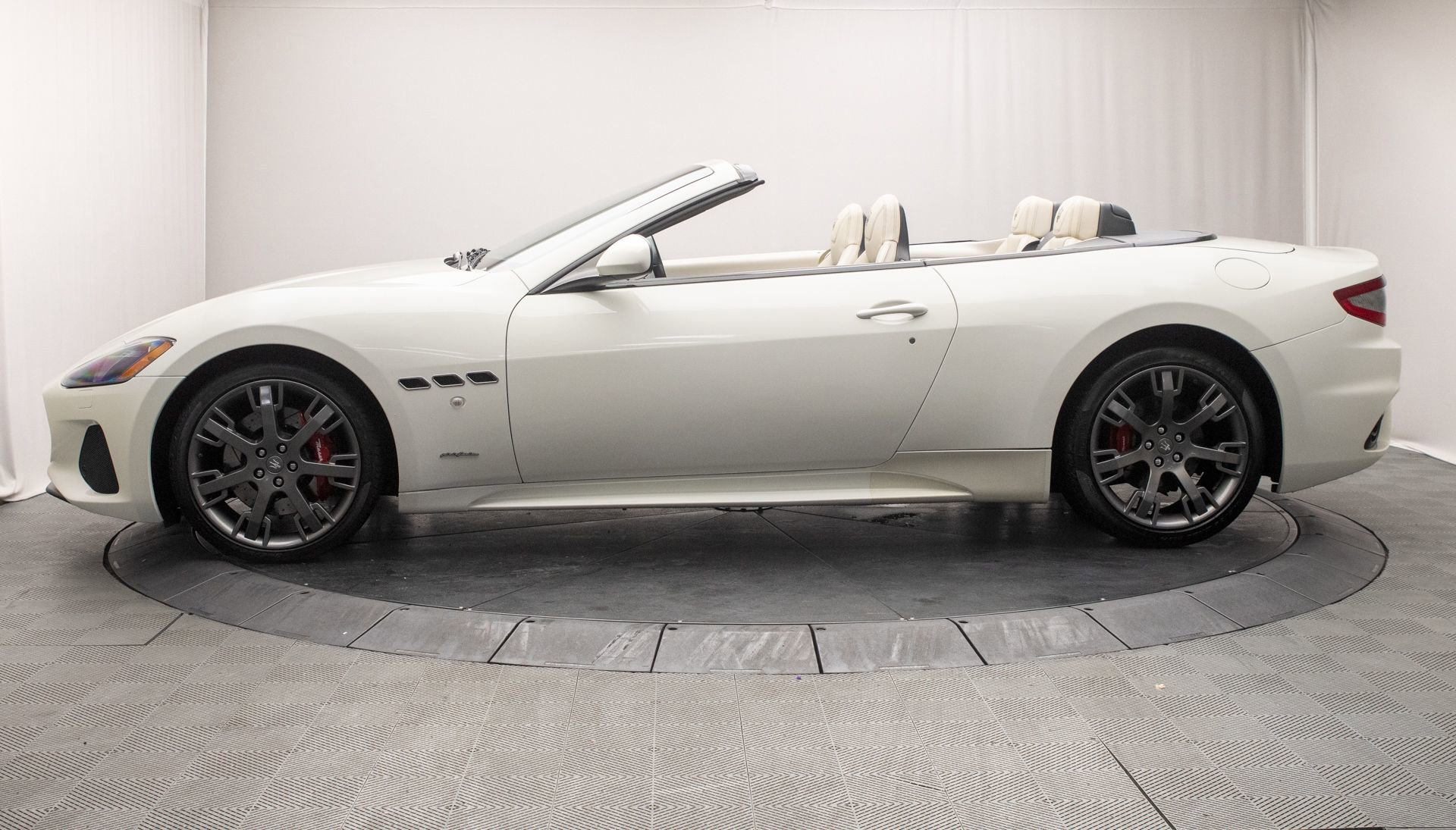 Used 2018 Maserati GranTurismo Sport image 6