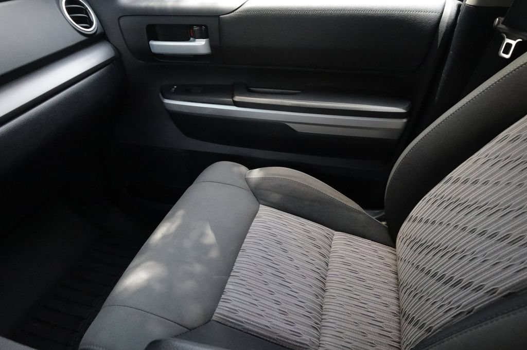 Used 2014 Toyota Tundra SR5 w/ SR5 Upgrade Package RWD image 10