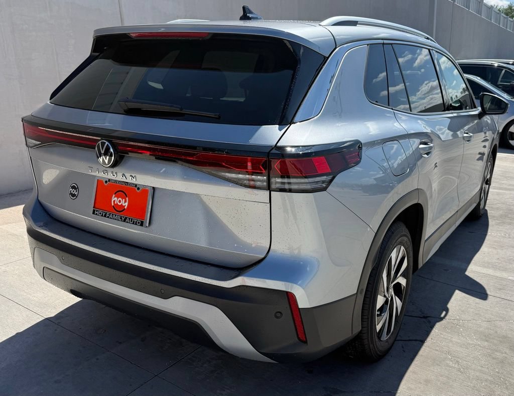 Certified 2025 Volkswagen Tiguan S FWD image 9