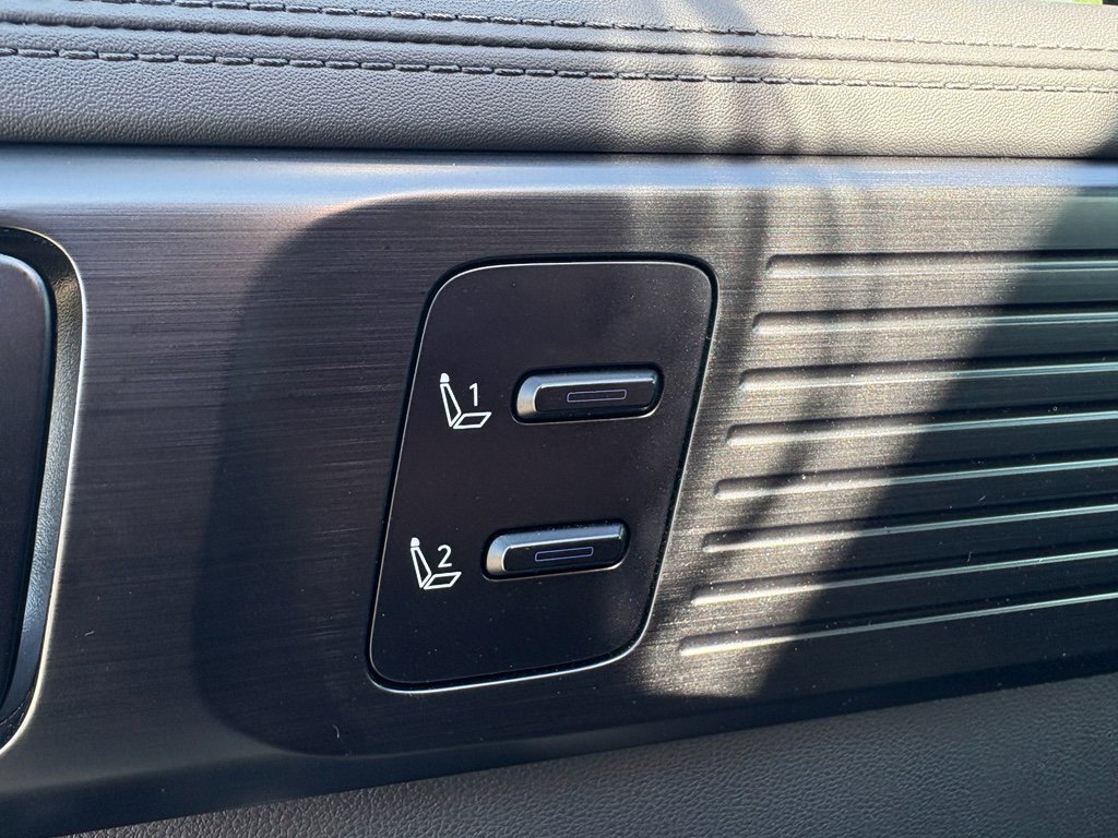 Used 2025 Hyundai Santa Fe Calligraphy image 11