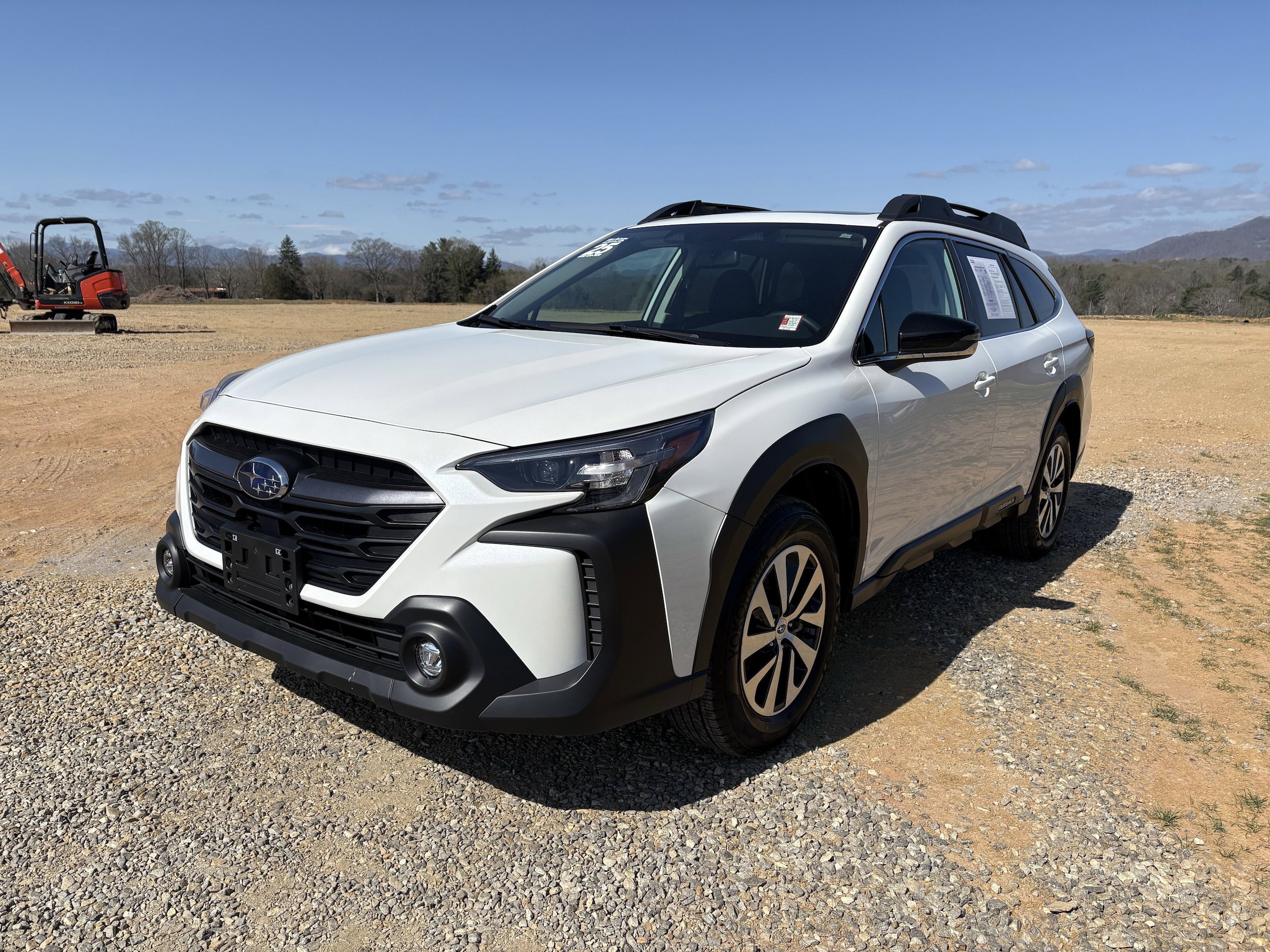 Used 2025 Subaru Outback Premium image 3
