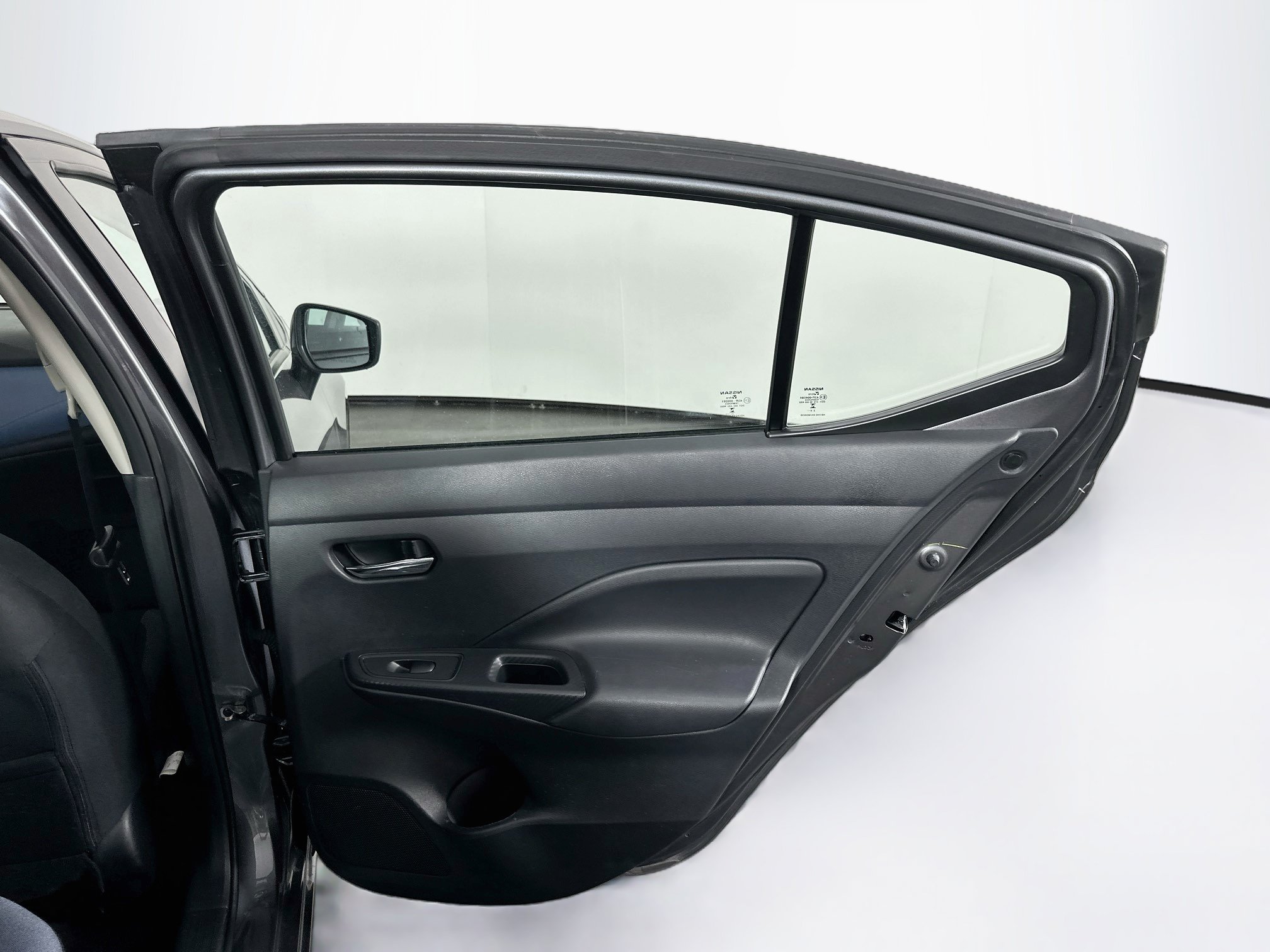 Used 2025 Nissan Versa SV FWD image 27
