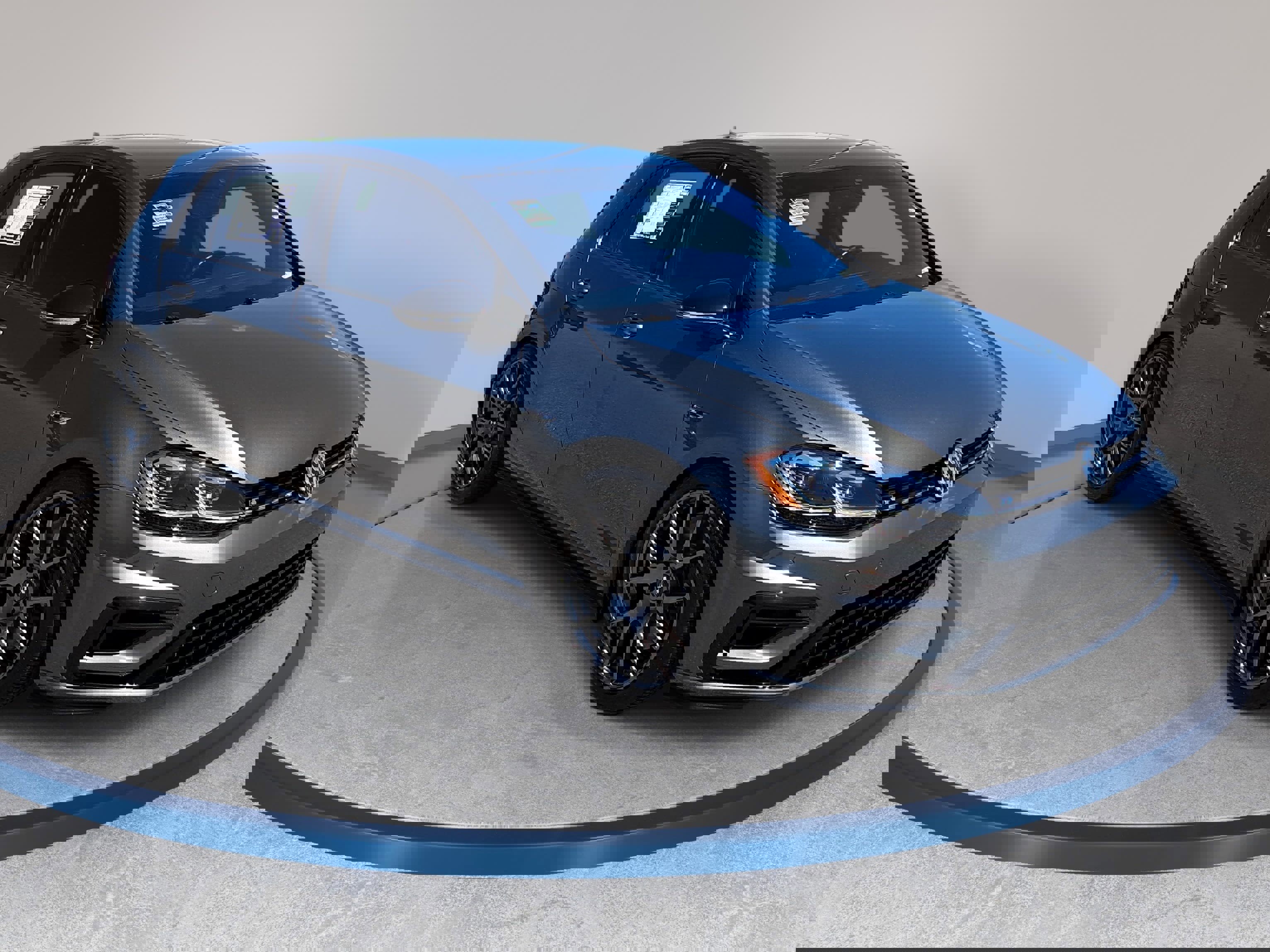 Used 2018 Volkswagen Golf R 4-Door image 3