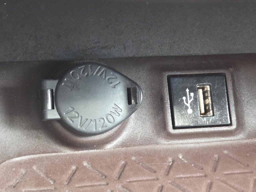 Used 2024 Toyota RAV4 Limited FWD image 6