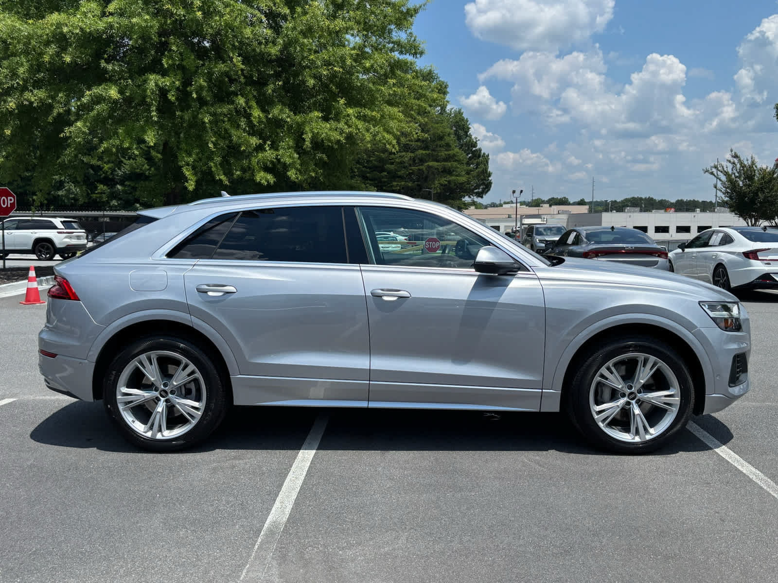 Used 2022 Audi Q8 Premium AWD/4WD image 4