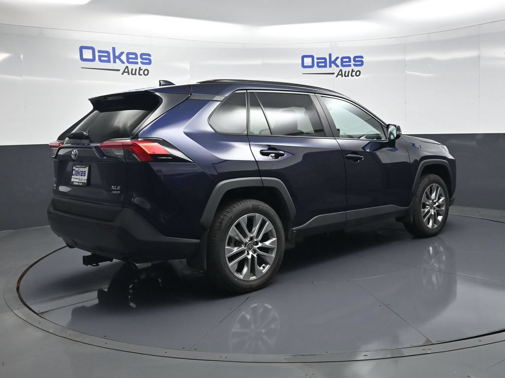 Used 2023 Toyota RAV4 XLE Premium AWD/4WD image 7
