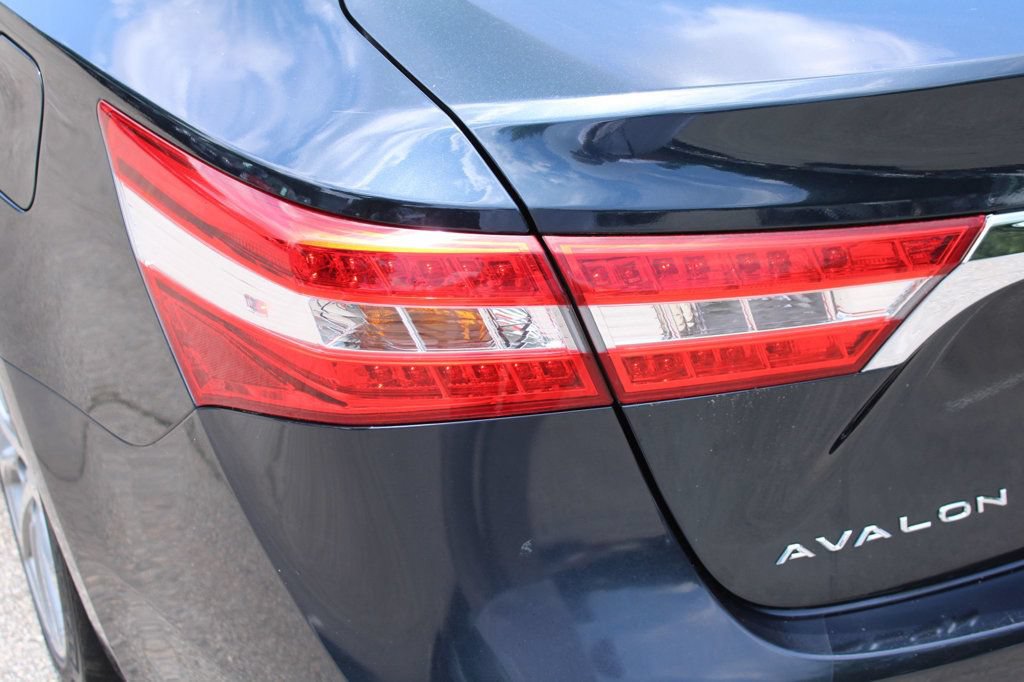 Used 2015 Toyota Avalon XLE Touring FWD image 10