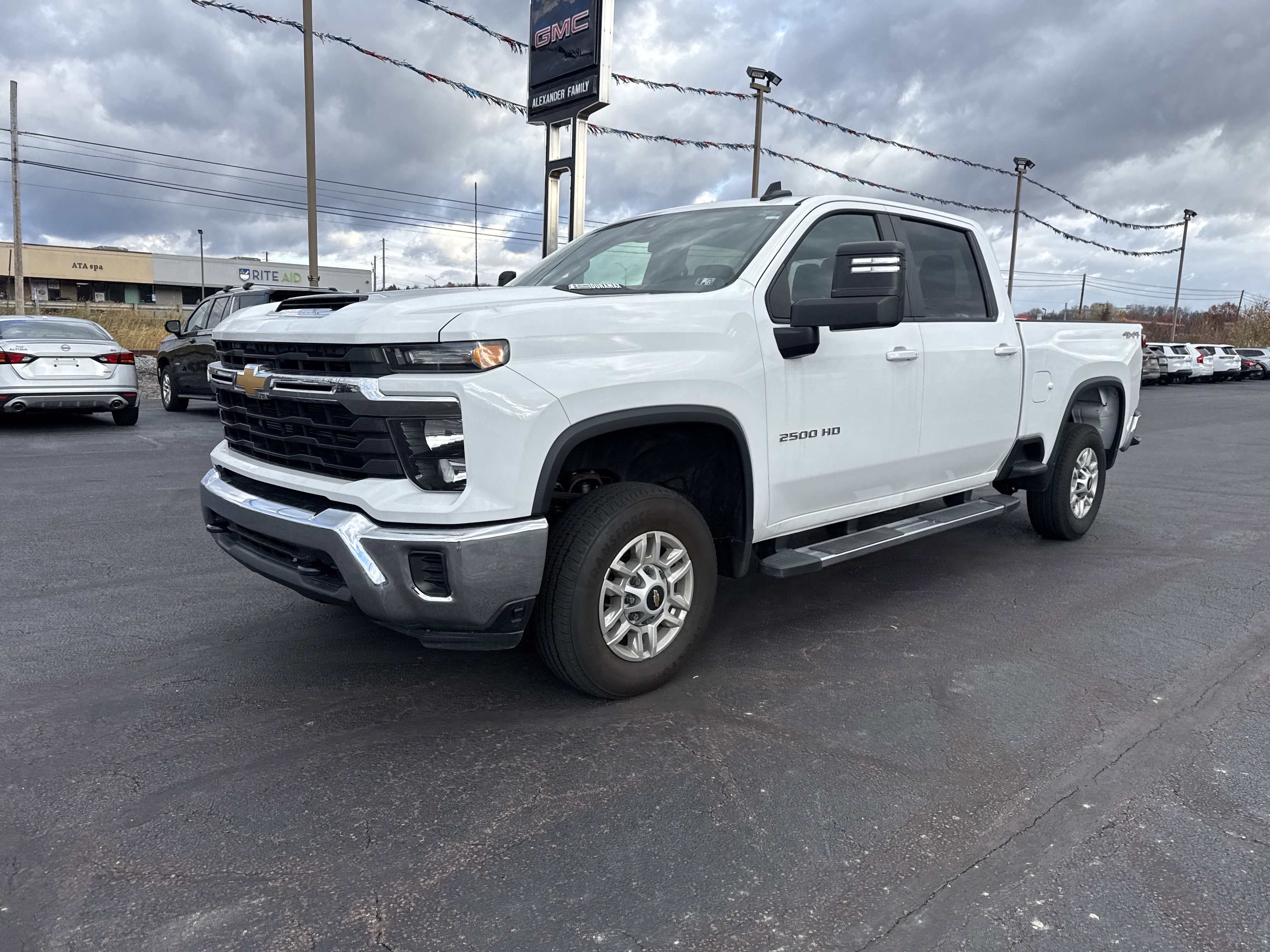 Used 2024 Chevrolet Silverado 2500 LT image 8