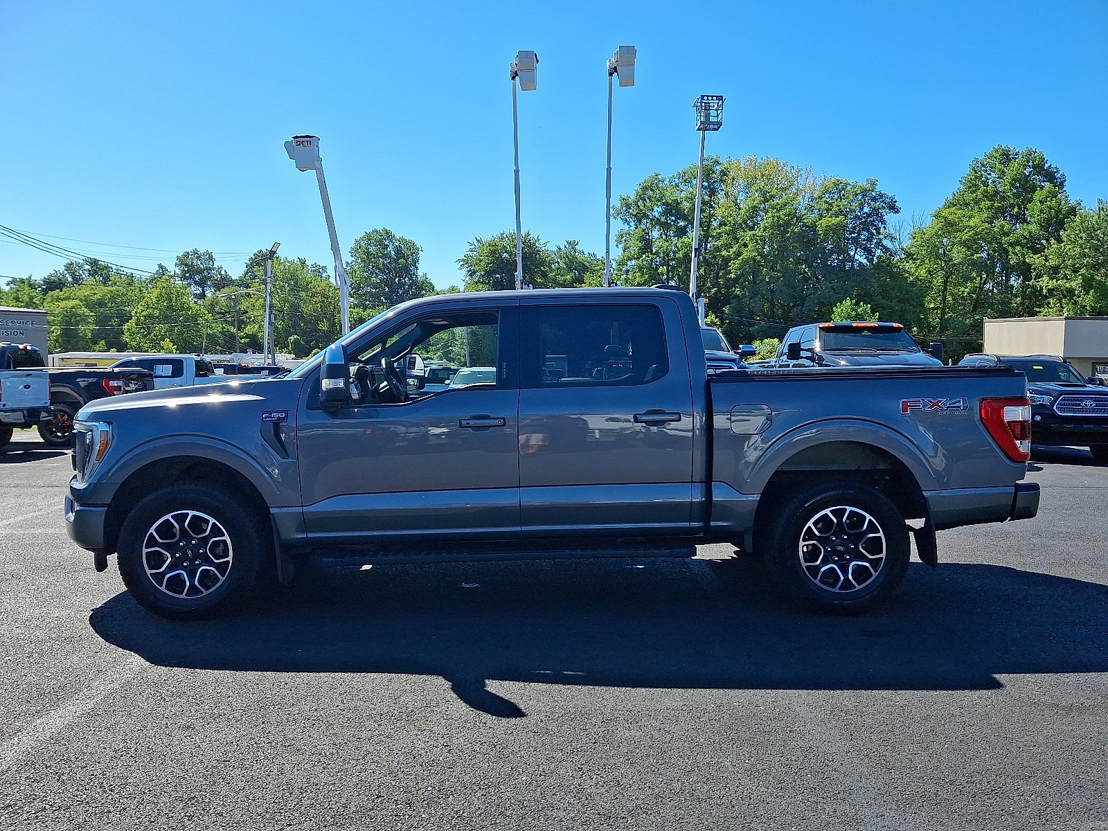 Used 2021 Ford F150 Lariat w/ Equipment Group 502A High image 6