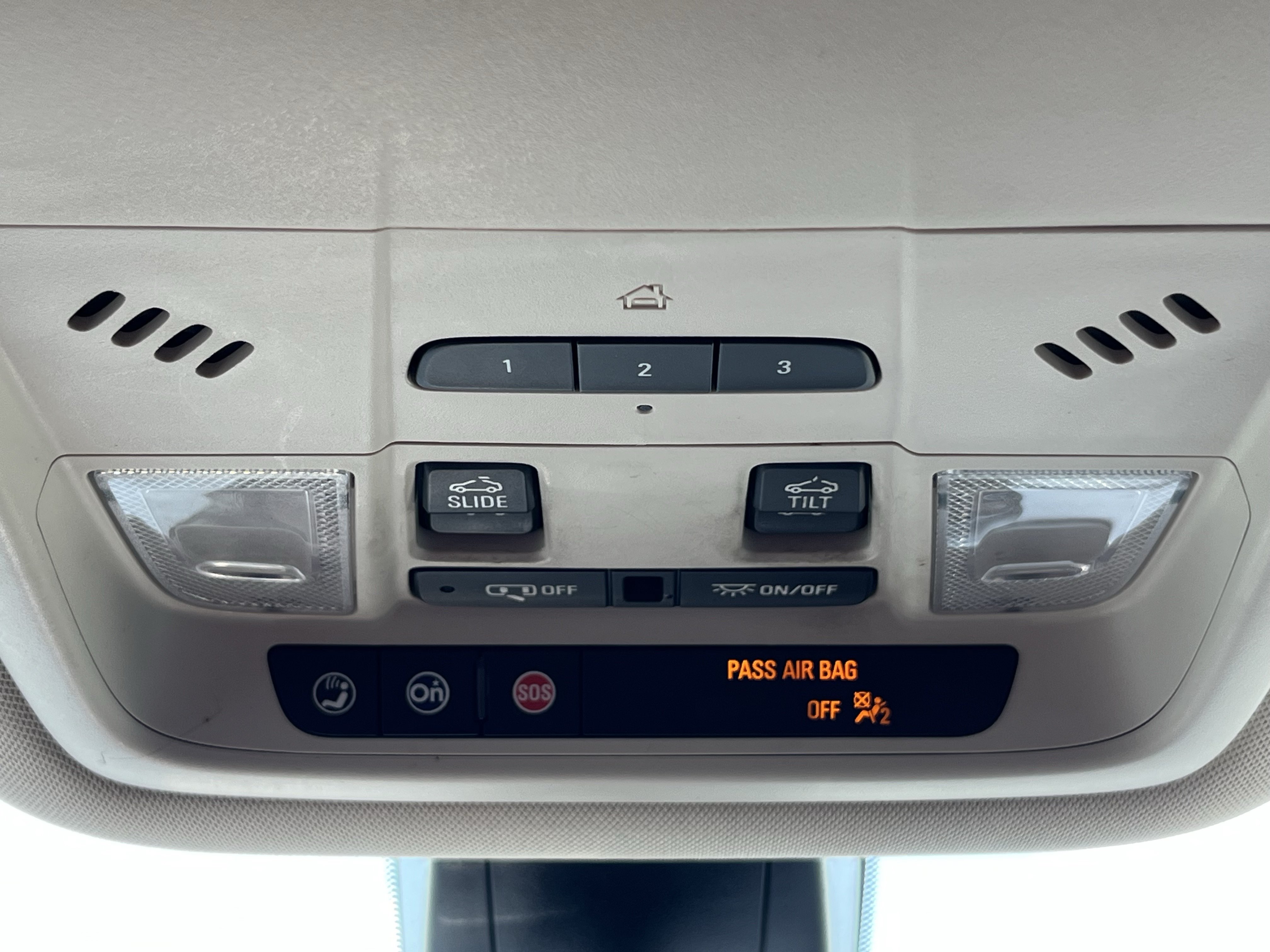 Used 2020 GMC Acadia Denali w/ Technology Package FWD image 25