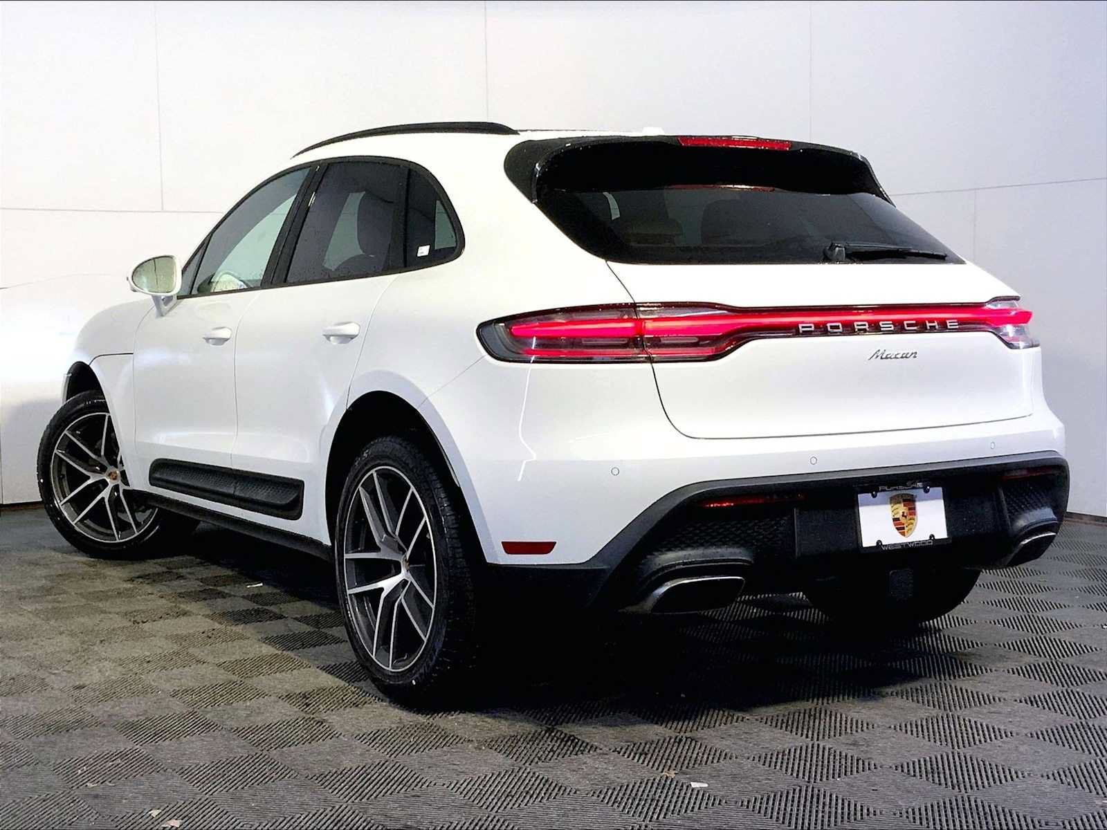 New 2026 Porsche Macan AWD/4WD image 3