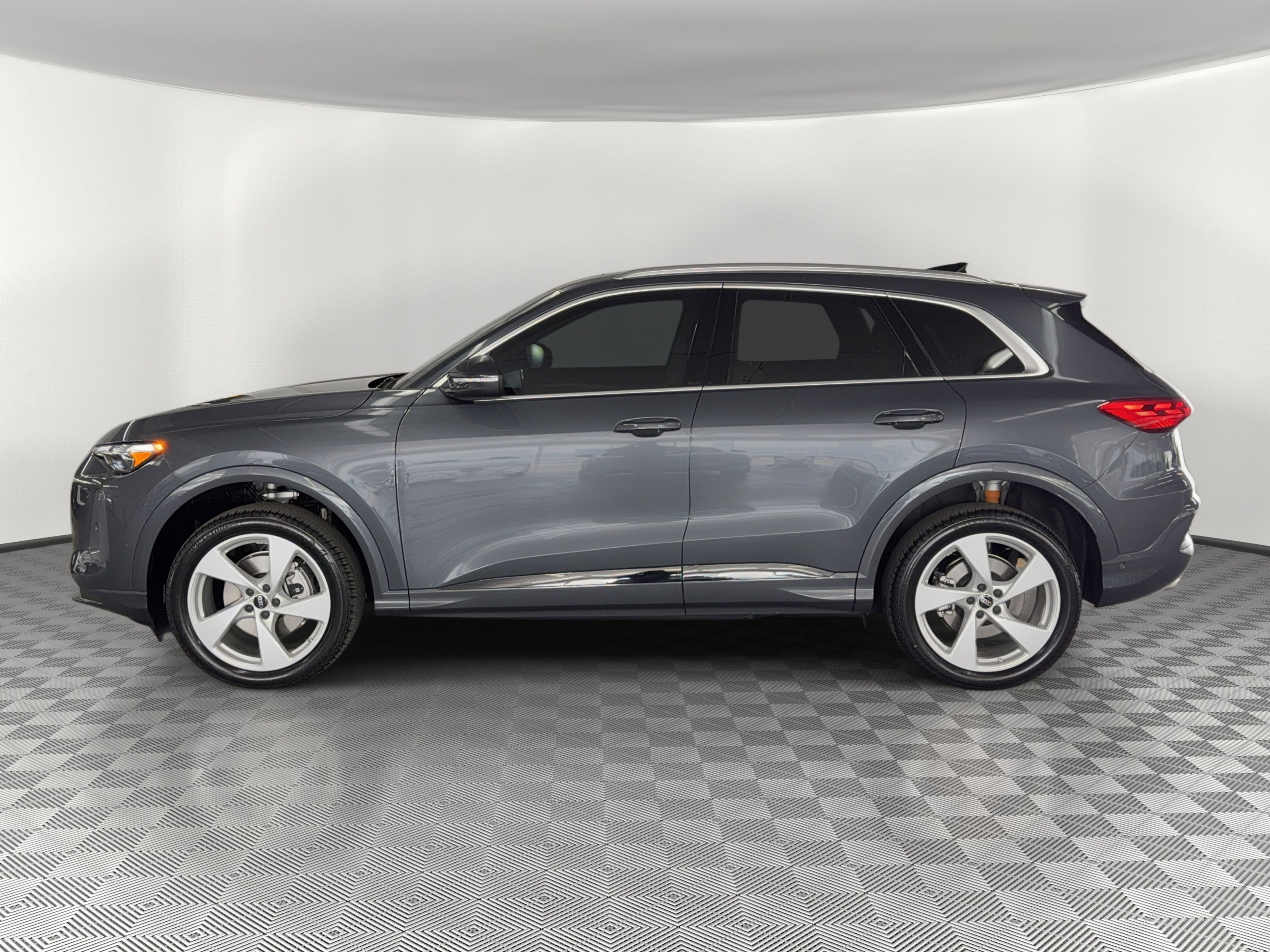 New 2026 Audi Q5 Premium Plus image 2