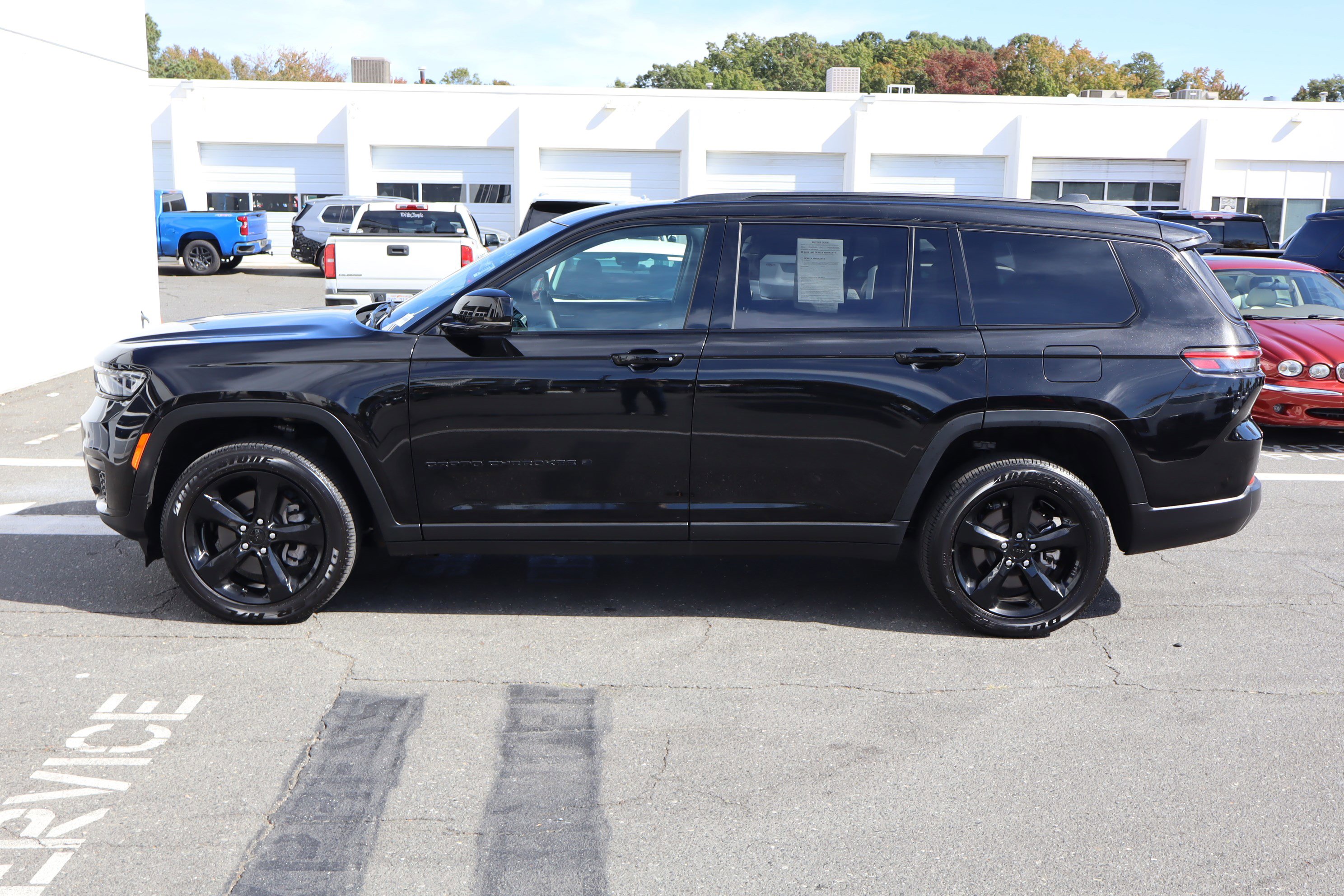 Used 2024 Jeep Grand Cherokee L Altitude image 7