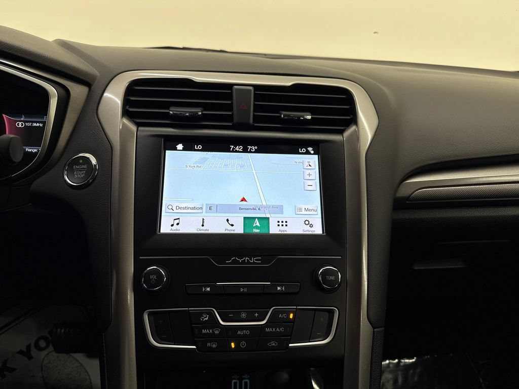 Used 2019 Ford Fusion SE FWD image 19