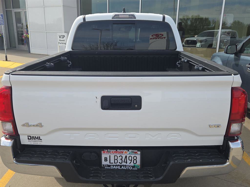 Used 2020 Toyota Tacoma SR5 AWD/4WD image 9