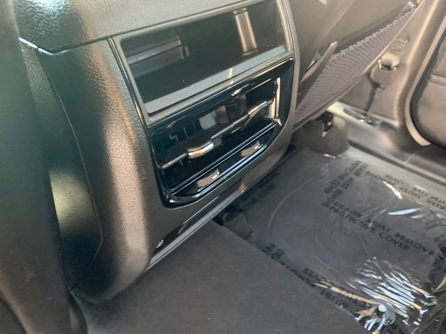 Used 2024 Jeep Grand Cherokee Limited w/ Black Appearance Package image 18