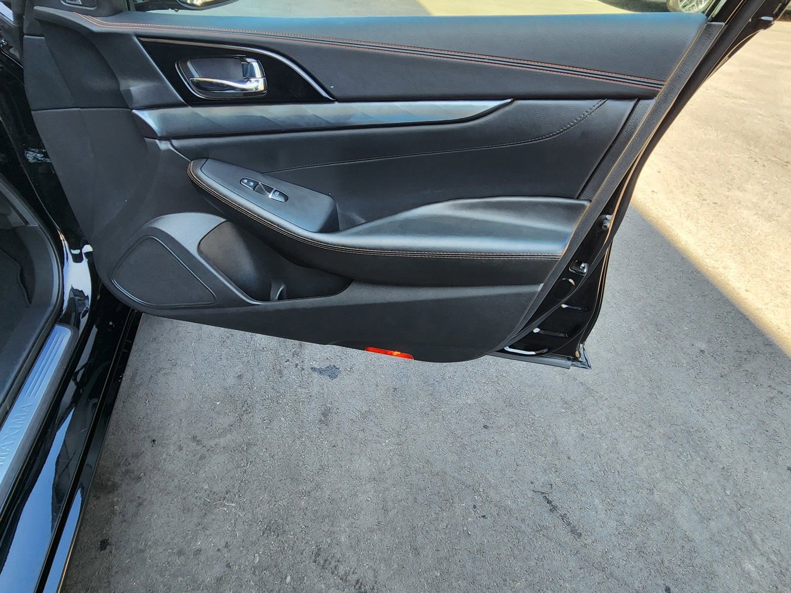 Used 2023 Nissan Maxima SR w/ Sport Mat Group image 22