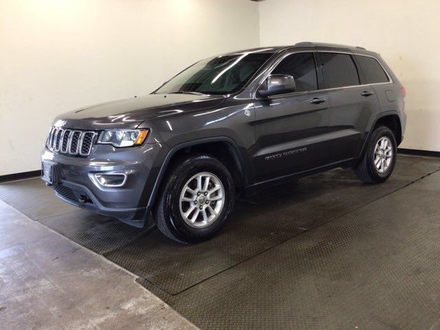 Used 2019 Jeep Grand Cherokee Laredo AWD/4WD image 3