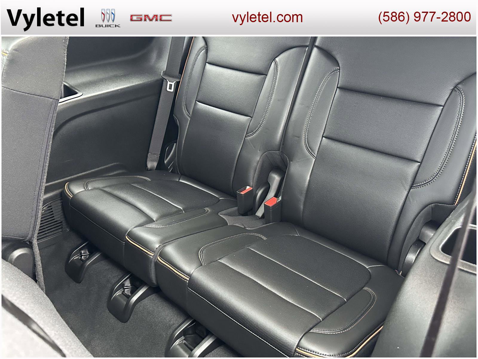 Used 2023 GMC Acadia AT4 w/ Technology Package image 10