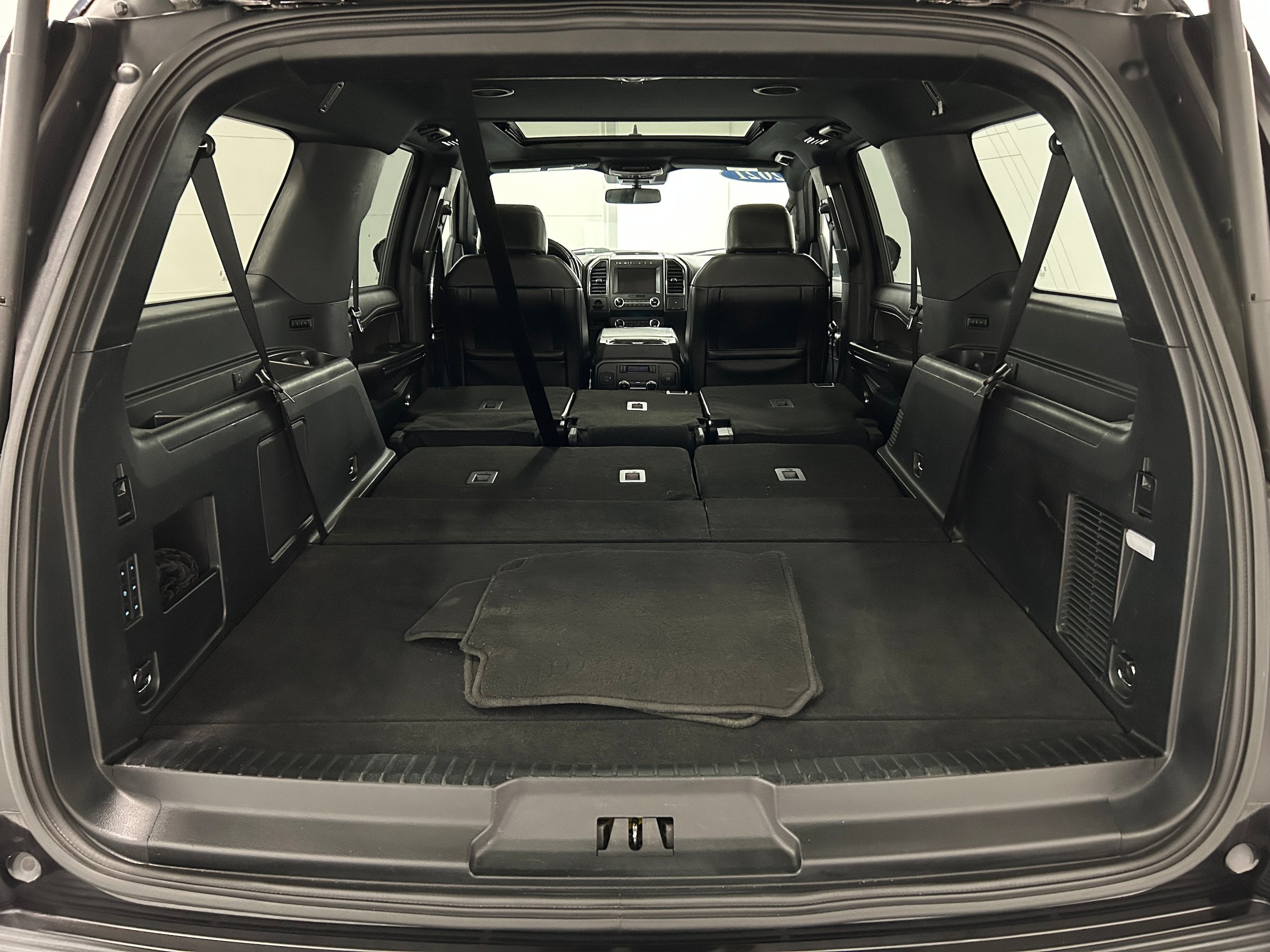 Used 2021 Ford Expedition Max Limited AWD/4WD image 37