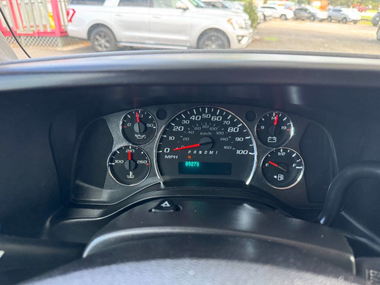 Used 2016 Chevrolet Express 2500 RWD image 24