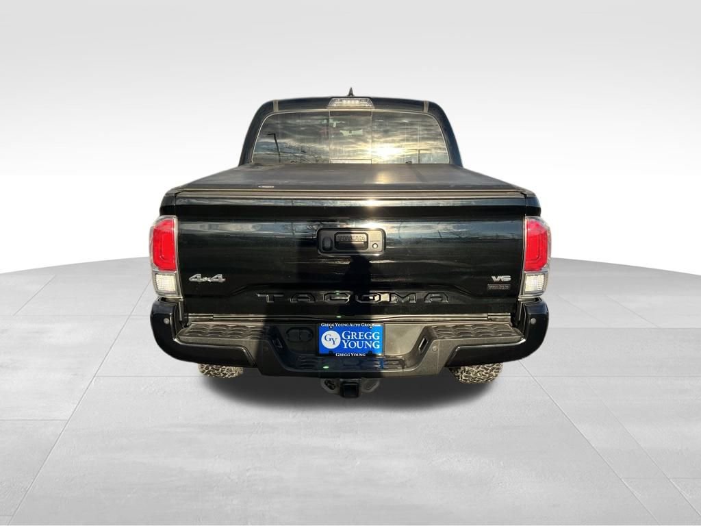 Used 2018 Toyota Tacoma Limited image 4