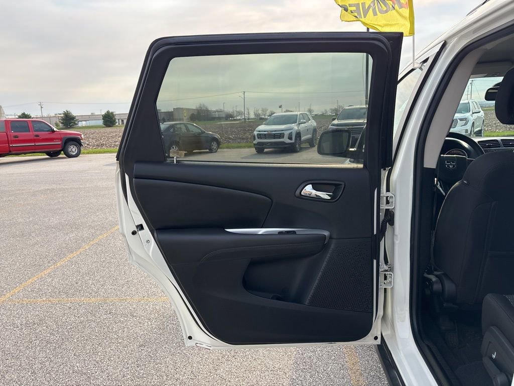 Used 2020 Dodge Journey SE w/ Blacktop Package image 21