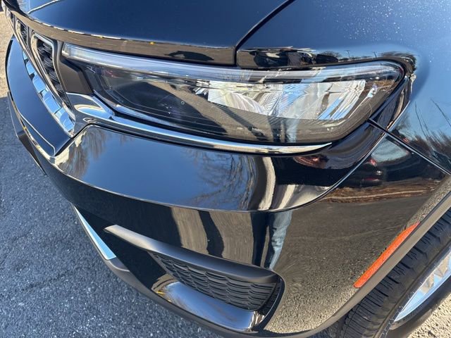 Used 2025 Jeep Grand Cherokee Laredo w/ Luxury Tech Group I image 30