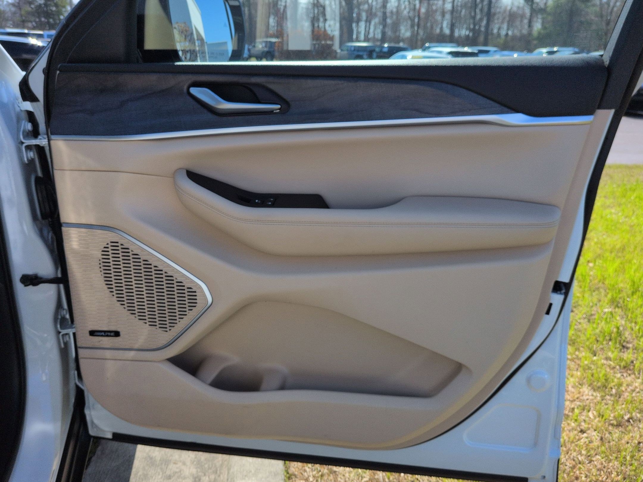 Used 2024 Jeep Grand Cherokee Limited w/ Luxury Tech Group II image 21