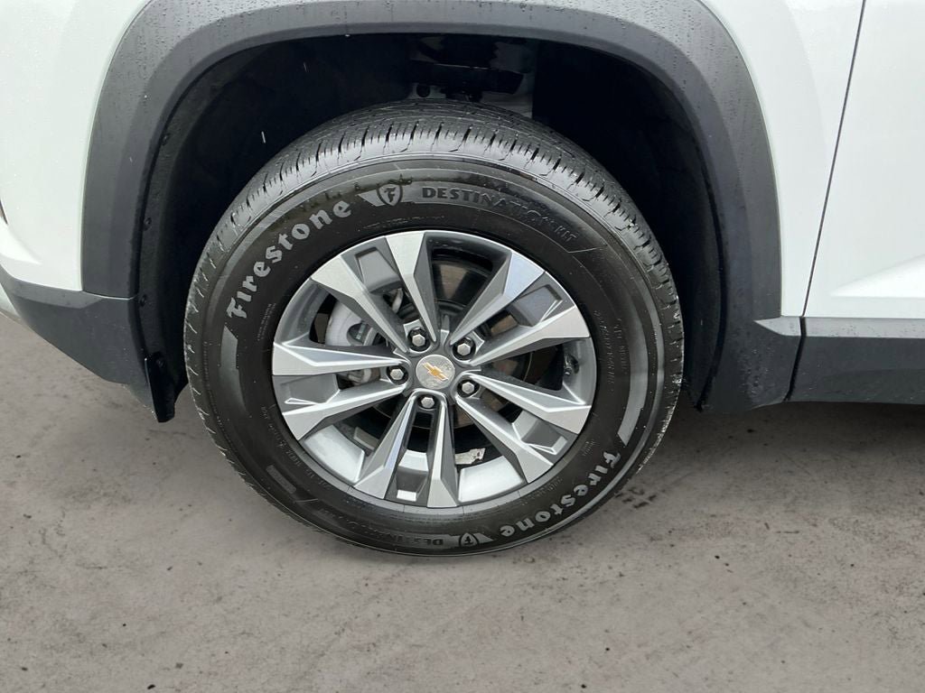 Used 2026 Chevrolet Equinox LT FWD image 14