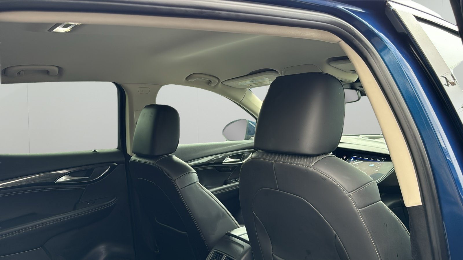 Used 2023 Buick Envision Essence FWD image 21