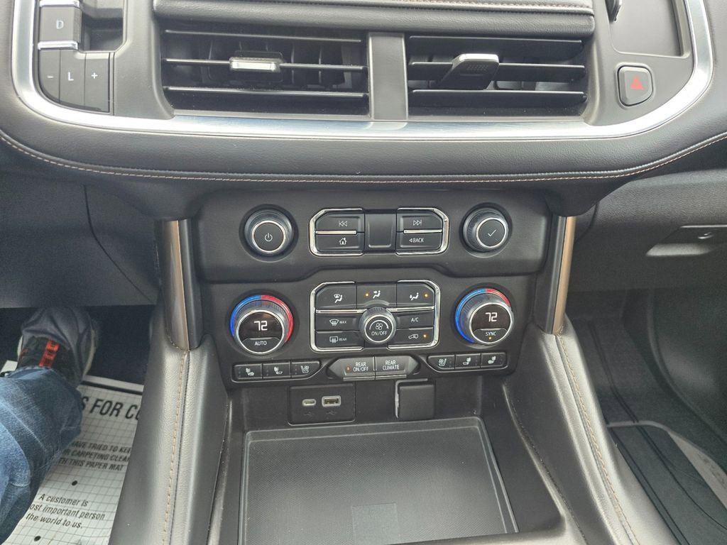 Used 2021 Chevrolet Suburban High Country image 32