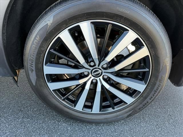 Certified 2023 Nissan Pathfinder Platinum w/ Cargo Package image 18