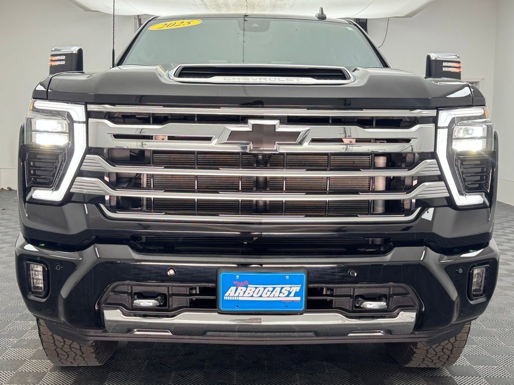 Used 2025 Chevrolet Silverado 2500 High Country w/ Technology Package AWD/4WD image 16