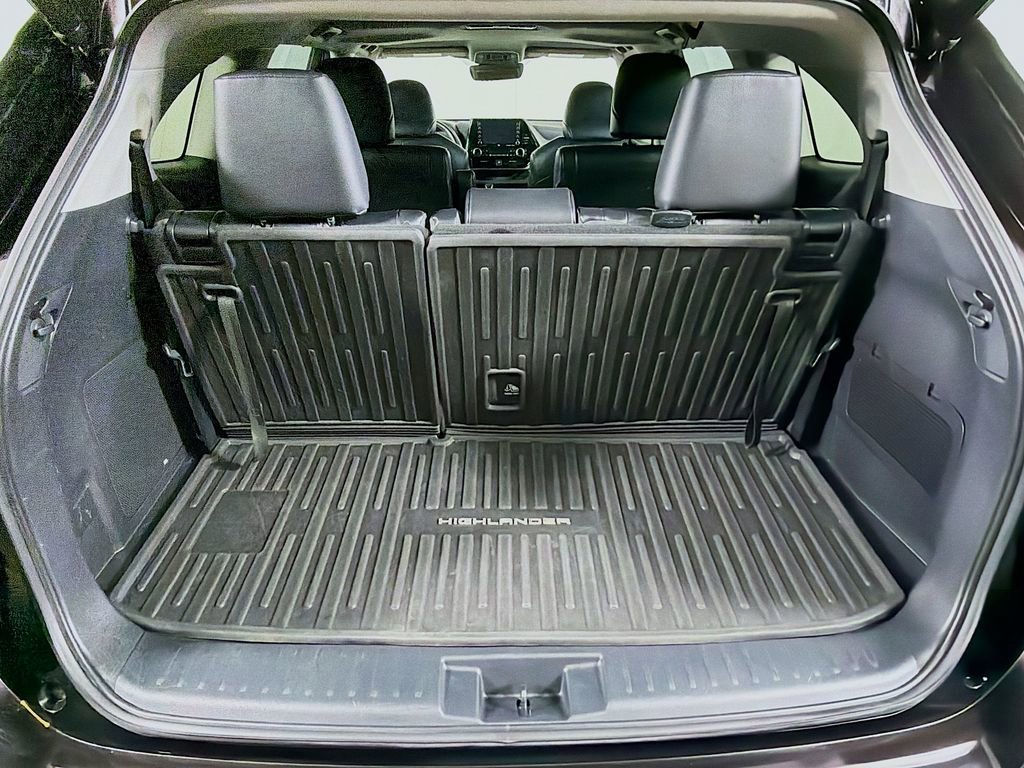 Used 2022 Toyota Highlander Limited image 29