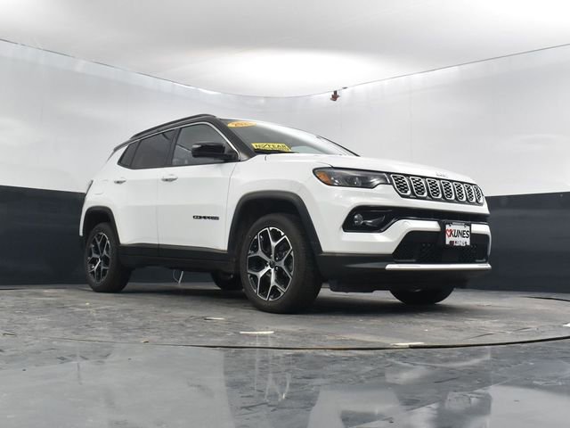 Used 2025 Jeep Compass Limited image 44