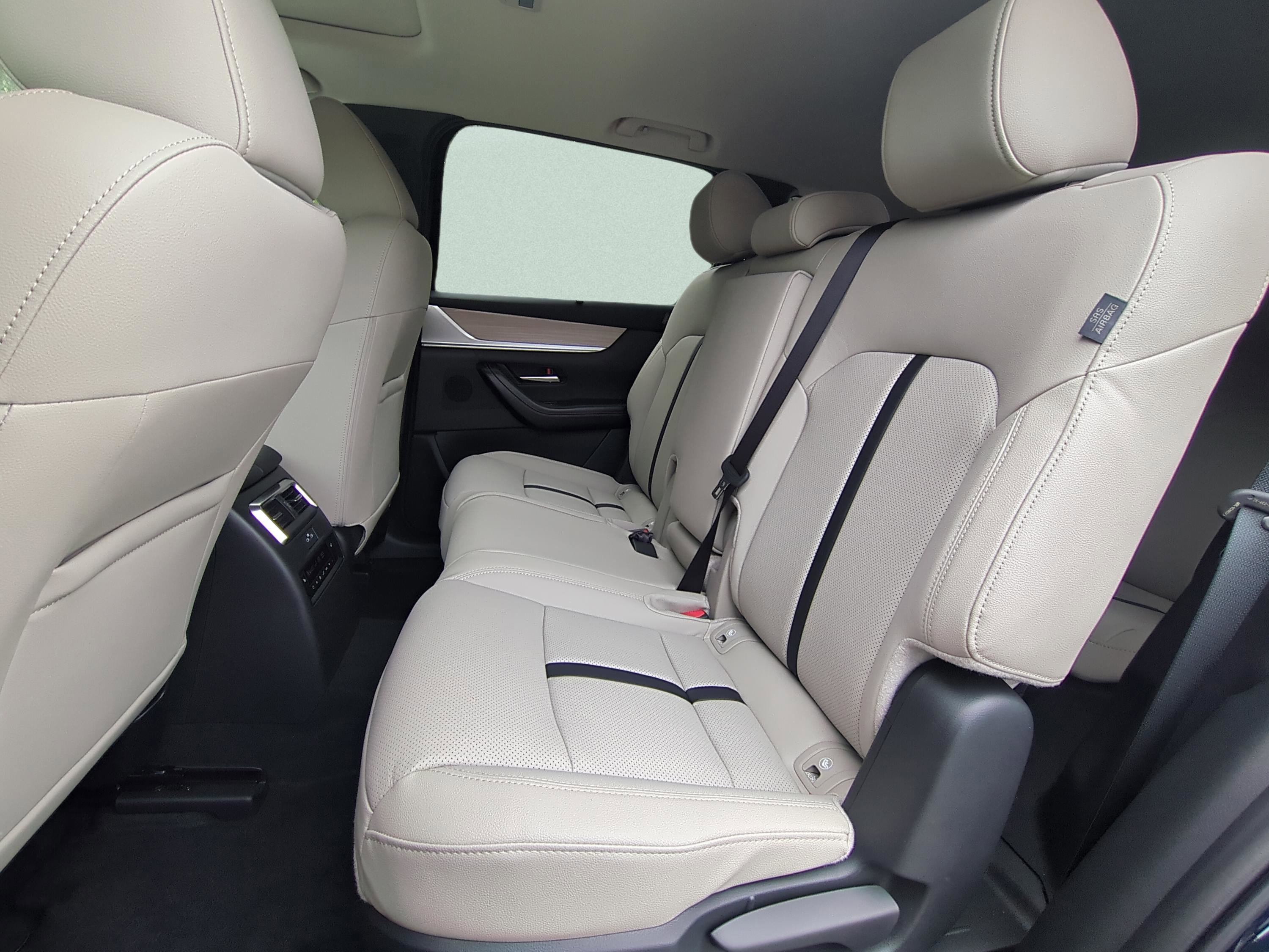 New 2026 MAZDA CX-90 Plug-In Hybrid w/ Preferred image 13