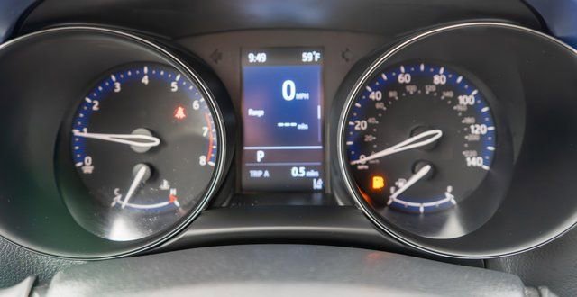 Used 2022 Toyota C-HR XLE FWD image 11