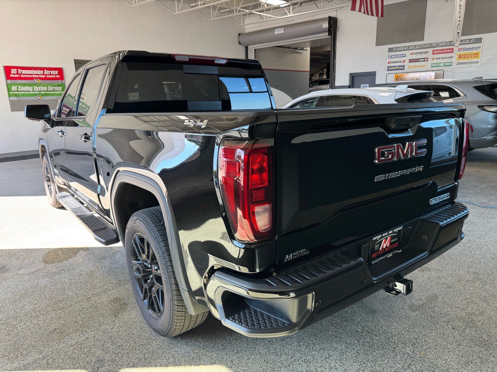 Used 2026 GMC Sierra 1500 Elevation w/ Elevation Premium Package AWD/4WD image 7